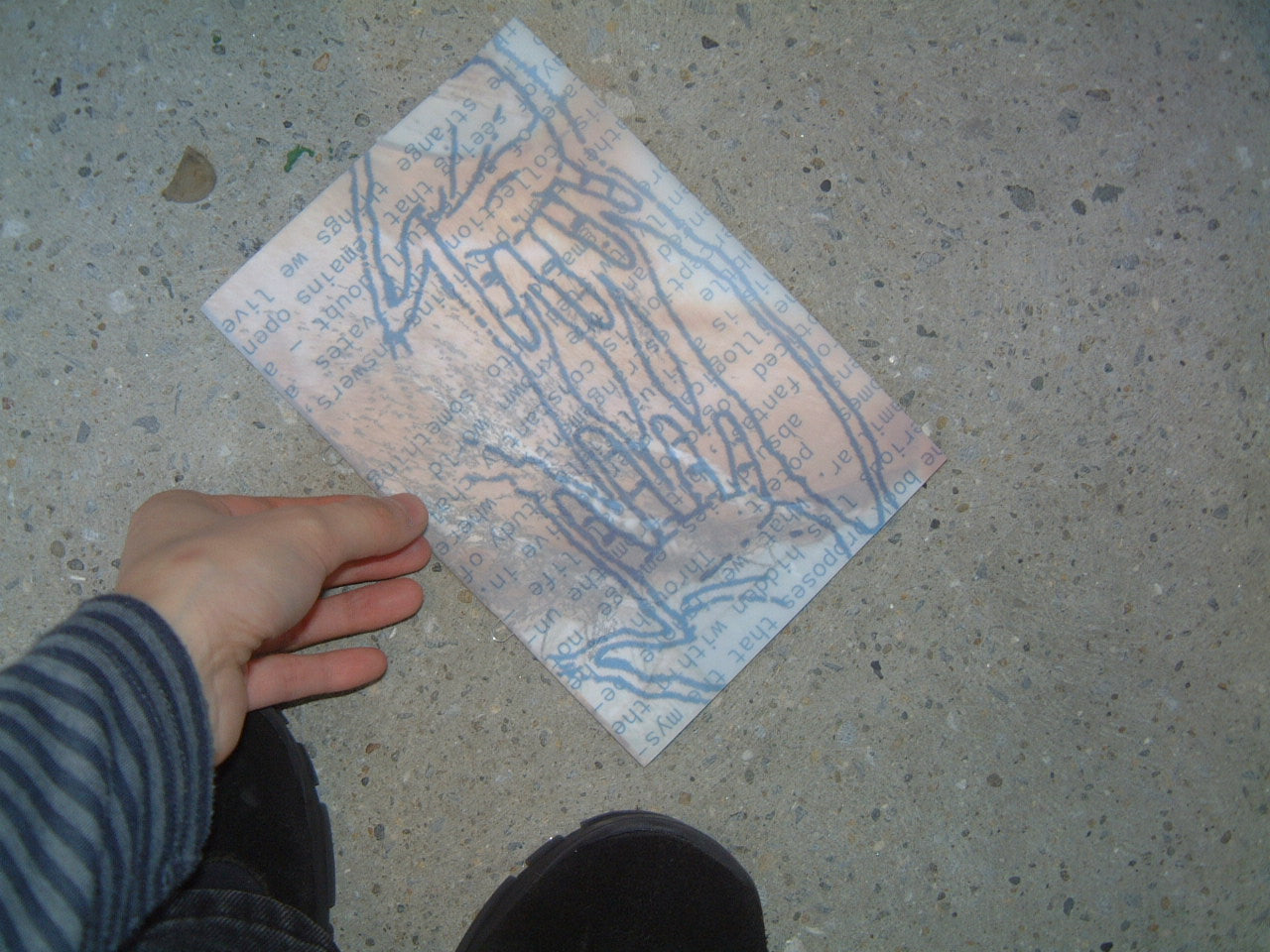 「These Subtle Anomalies Hide in Plain Sight 」生活の中のエイリアン